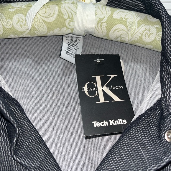 Gray lightweight button down shirt - Picture 3 of 3